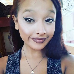 Meet your Posher, Lucy